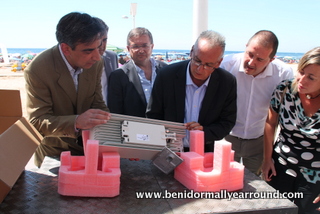 Inspecting one of the 4G antenna