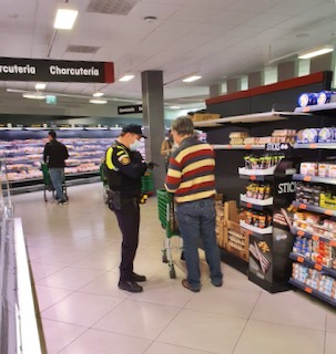 Police in supermarket