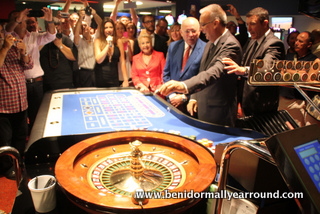 Benidorm Mayor throws the ball on roulette table