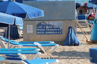 Sunbed hire on Levante beach